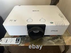 Projecteur laser Epson EB-L730u Full HD 7000 Lumens avec décalage de lentille HDMI 74h d'utilisation